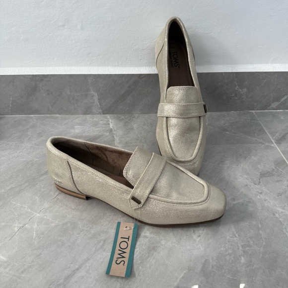 Women’s TOMS Lynette Loafer Dress Shoe Champagne Metallic Suede Leather Size 10 - Picture 2 of 15
